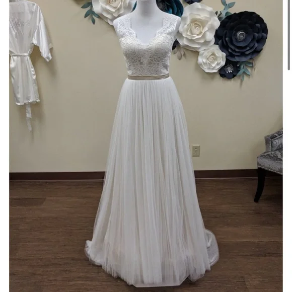 slim fit dress slacks Simple Floral Embellished Corset Bodice Plunge Neck Wedding Gown 36